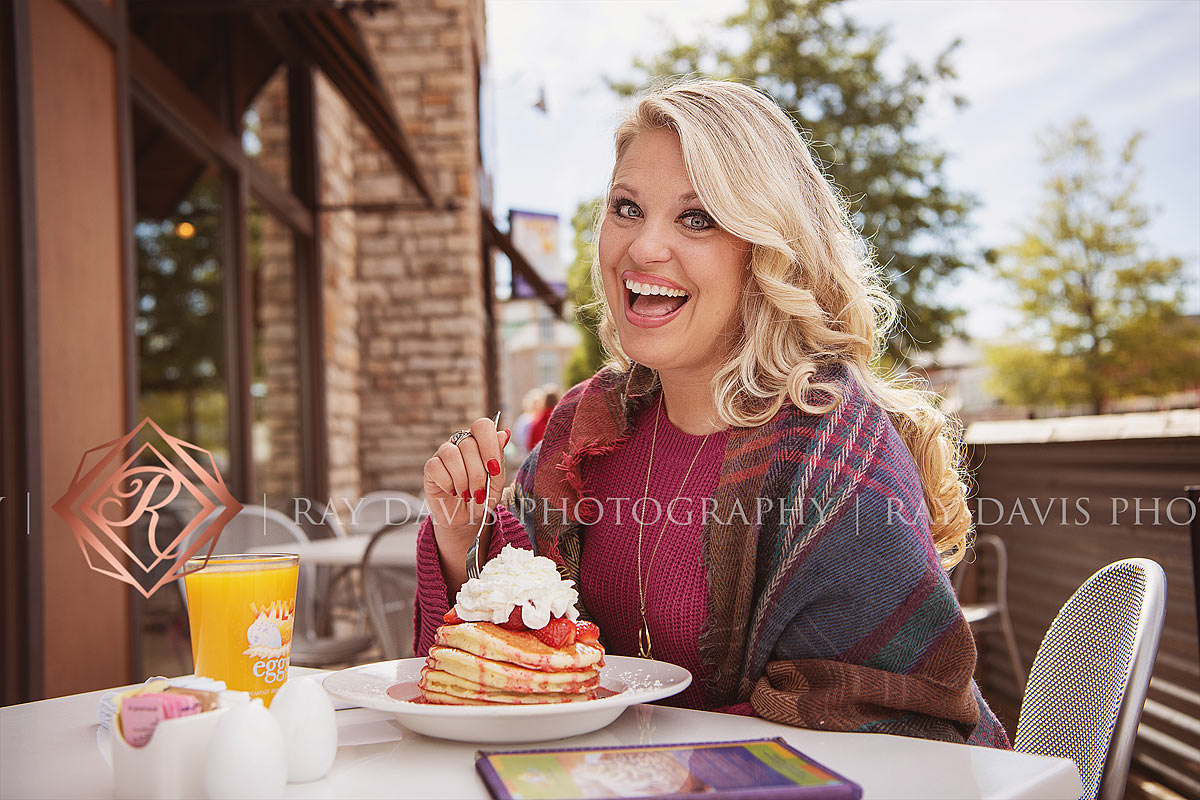 Louisville Instagram Influencers enjoying wild eggs in westport village for social media content pictures with branding photographer